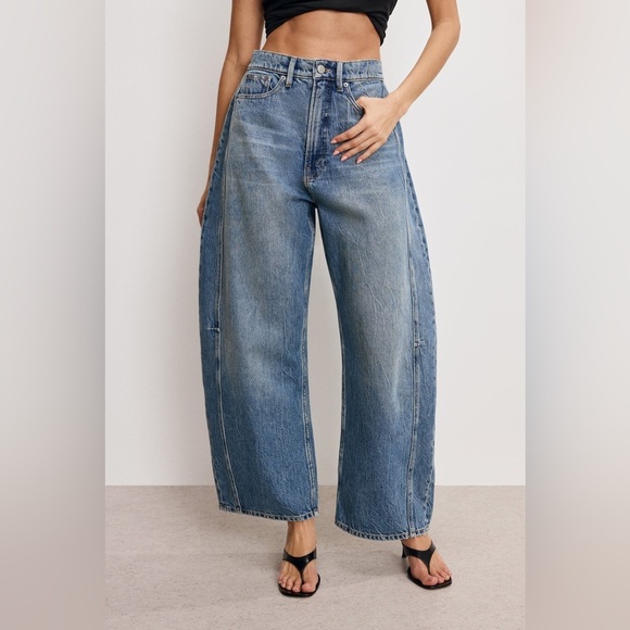 Good American Denim - Good American Good Extreme Barrel Jeans in size 32 or 14